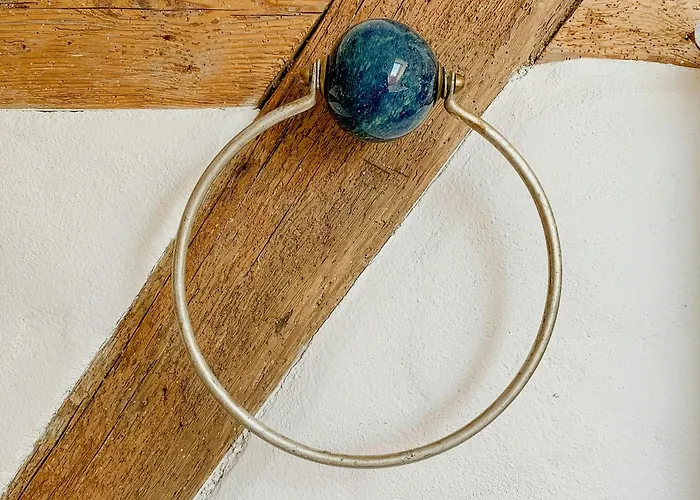 Cozy In The Manor House *