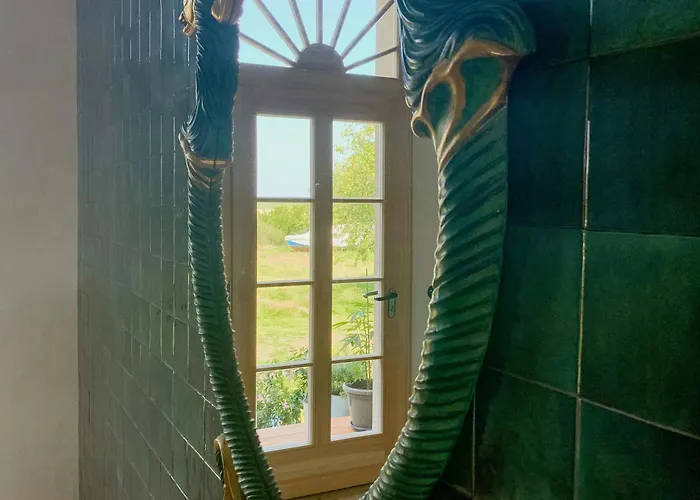 Cozy In The Manor House Rambin